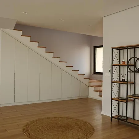 Id-real Βίλα Golem (Tirana)