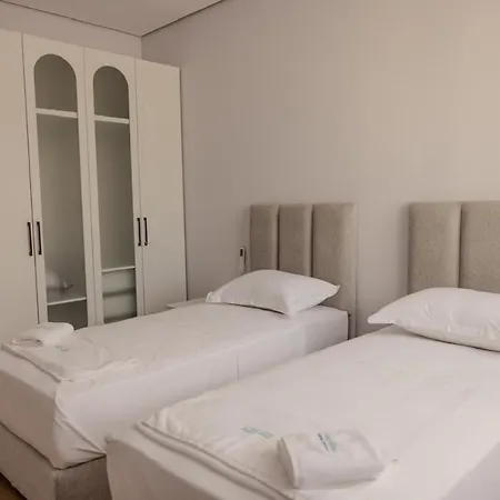 Id-real Βίλα Golem (Tirana)