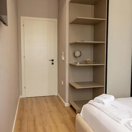 Id-real Βίλα Golem (Tirana)