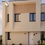 Id-real Villa *