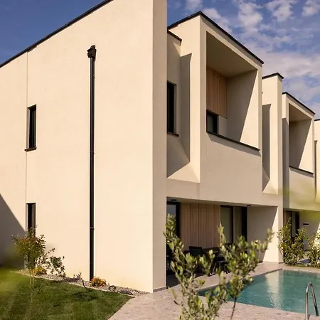 Id-real Villa *