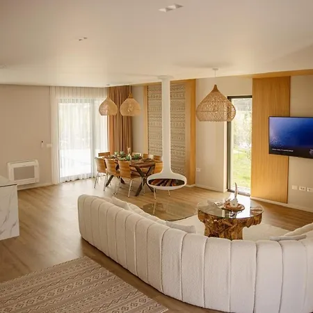 Villa Id-real Golem (Tirana)