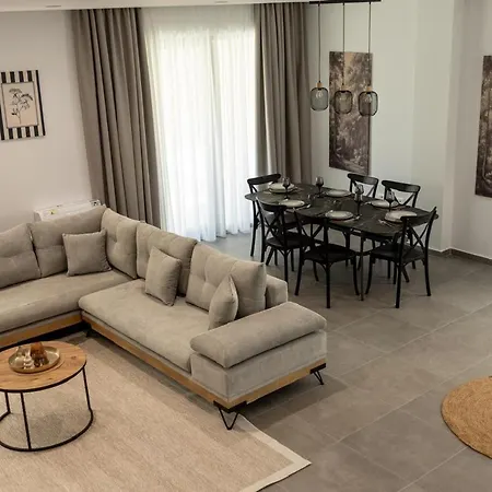 Villa Id-real Golem (Tirana)