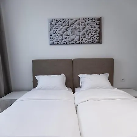 Willa Id-real Golem (Tirana)