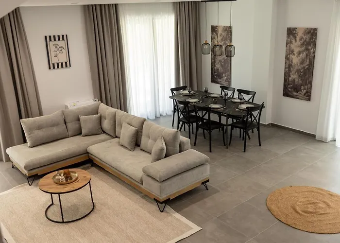 Villa Id-real Golem (Tirana)