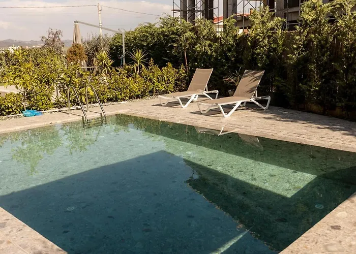 Villa Id-real Golem (Tirana)